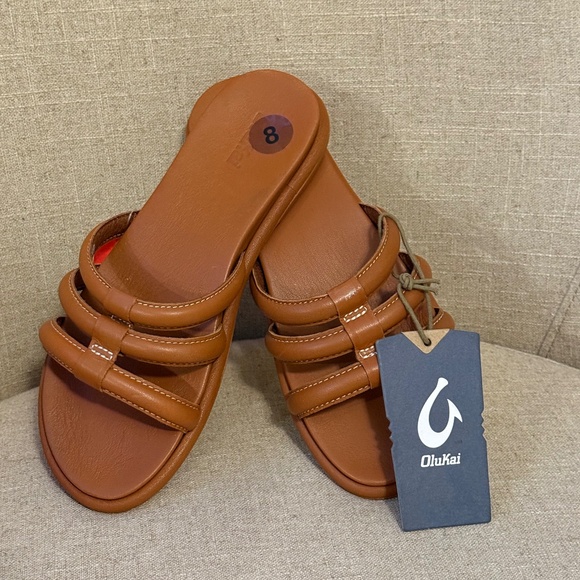 Brand New w/Tags! Olukai Slides-Tiara Fox Wide Sandals. S-8 - Picture 1 of 11